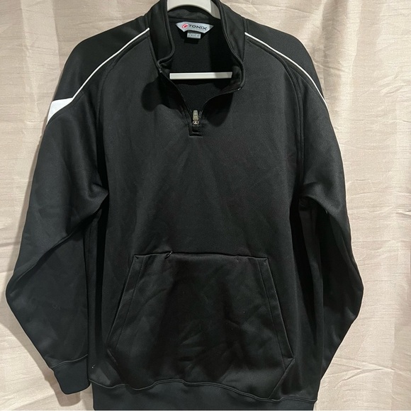 Tonix Other - Black Pullover Sweater